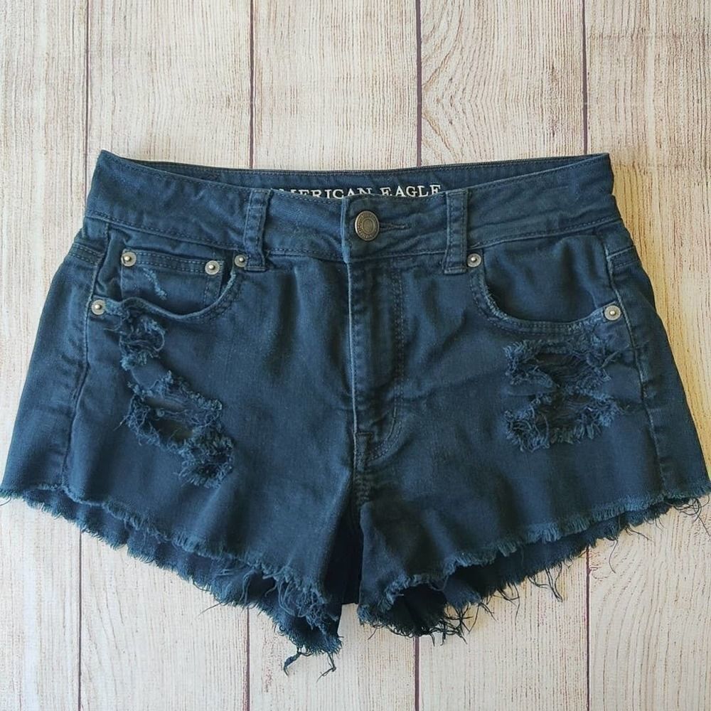 American Eagle distressed hi-rise festival denim shorts sz 2